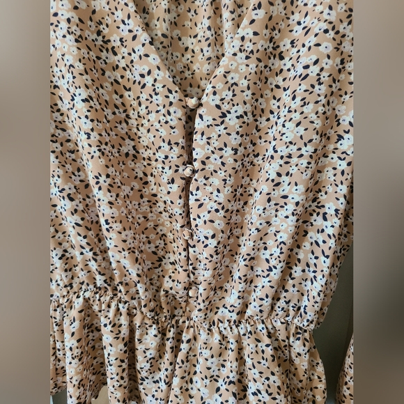 Sienna Sky Floral Button Blouse M - Picture 3 of 7